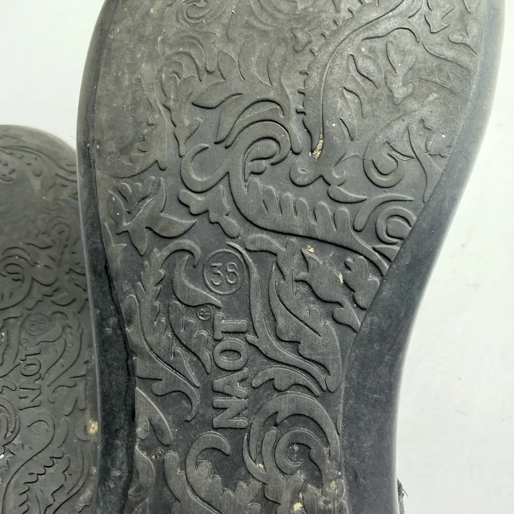 Naot Courtney Classic Flat Sandal Womens 7.5 Soft Black Leather EU 38 Read